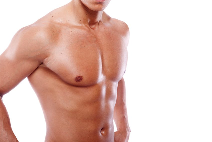 Homme torse nu avec de parfaits pectoraux